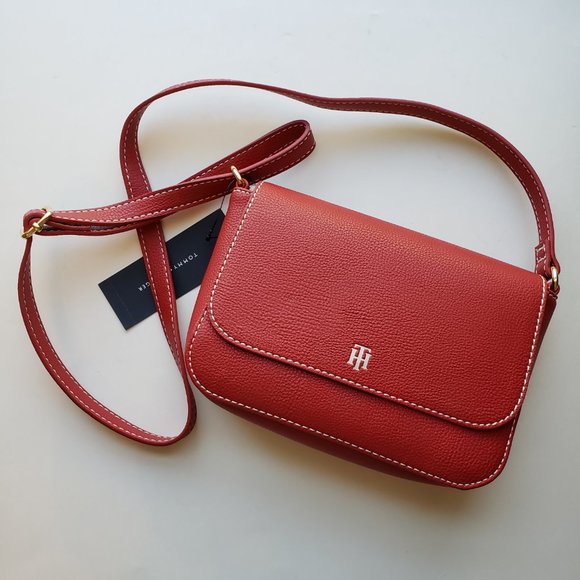 NWT Tommy Hilfiger Red Shoulder Bag. - Picture 14 of 16